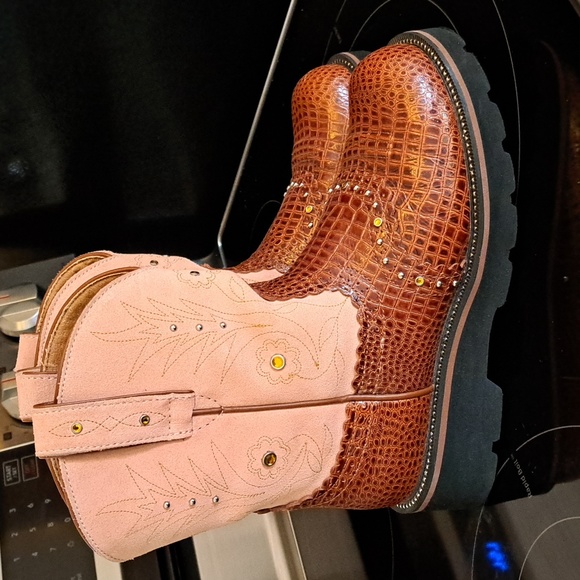 Ariat Shoes - Ariat Fatbaby 8 1/2B Pink Boots